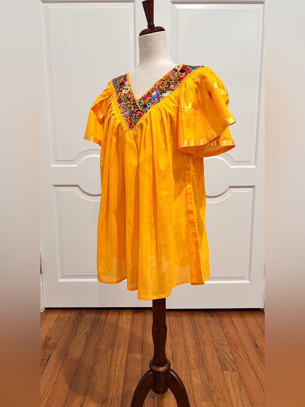 Jazmin V-Neck Mexican top, hand embroidered.Artisan top. Boho, Hippie, handmade. - Picture 5 of 6